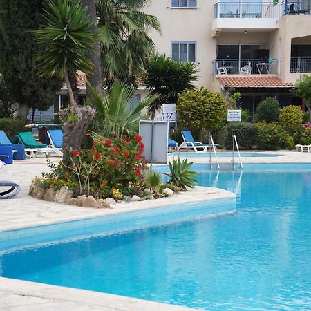 Rachel Suite By The Pool Paphos Bagian luar foto