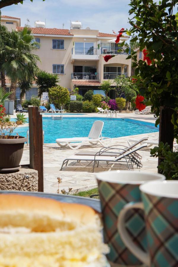 Rachel Suite By The Pool Paphos Bagian luar foto