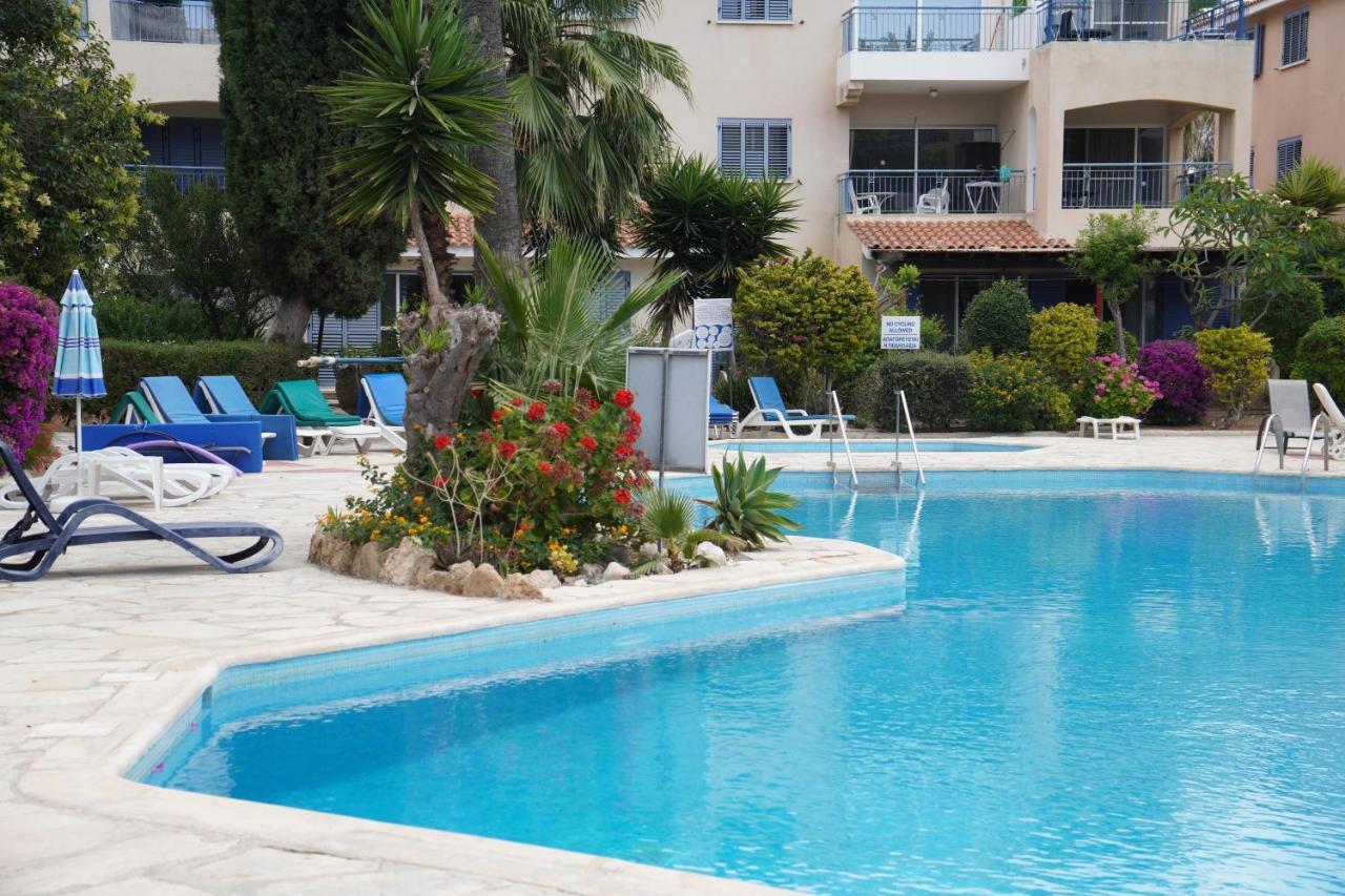 Rachel Suite By The Pool Paphos Bagian luar foto