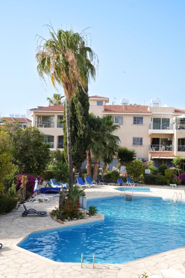 Rachel Suite By The Pool Paphos Bagian luar foto